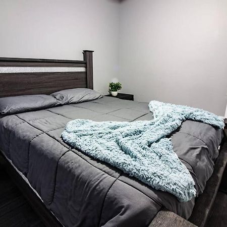 Comfortable 3Br, 1 Bath Close To The Falls Niagara Falls Exterior photo